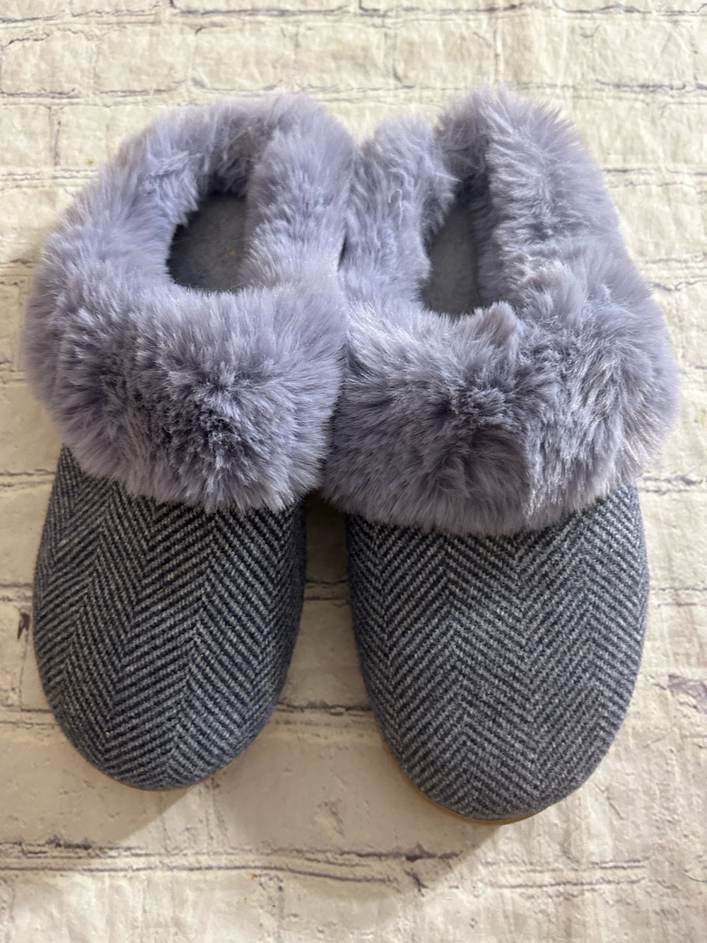 ISOTONER MACHINE WASHABLE TWEED MIX LAVENDER PURPLE FAUX FUR SLIPPERS 9.5-10